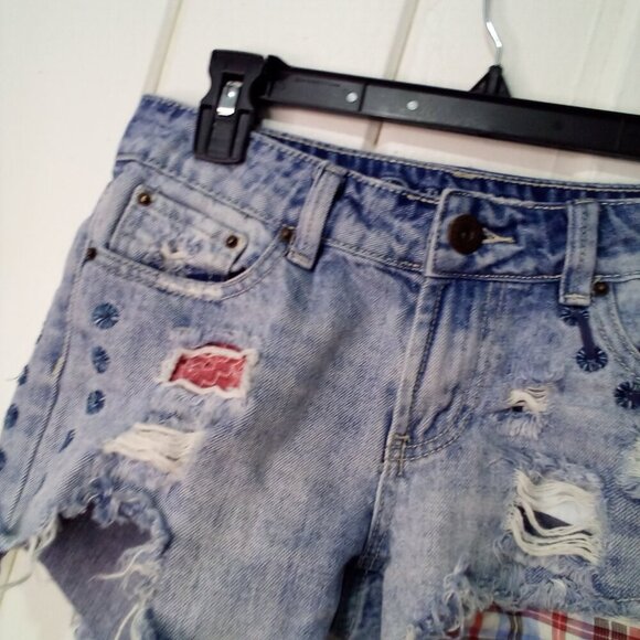 Indigo Rein Denim Shorts Juniors 1 Cut-off Raw Hem Distressed Plaid Festival - Picture 9 of 16